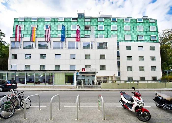 Strudlhof Hotel 4*